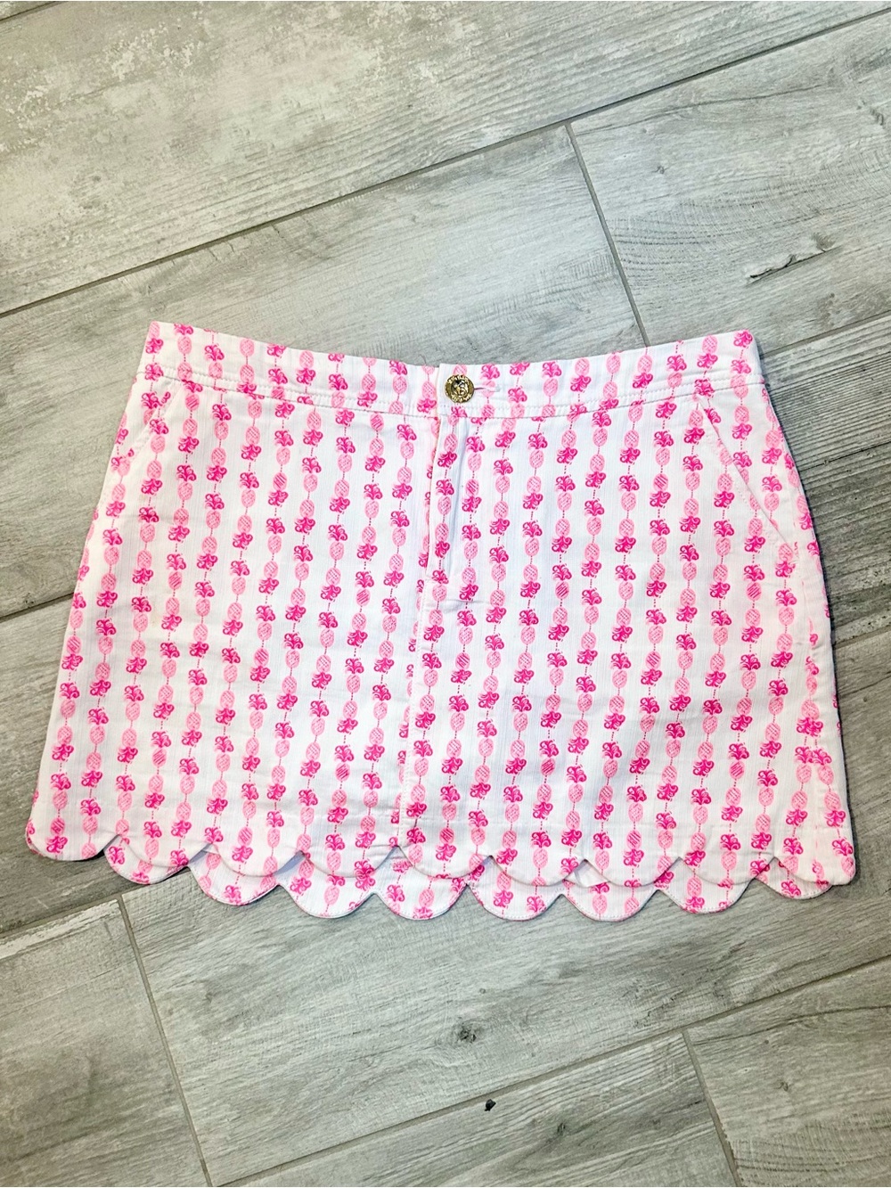 Lilly Pulitzer Pink Pineapple Floral Scallop Hem Mini Skirt w/ Built In Shorts